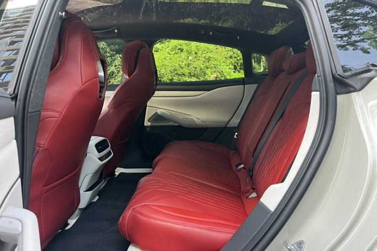 Used  SU7 2024 Rear-Drive Ultra-Long Range Advanced Pro-Level Intelligent Driving Version
