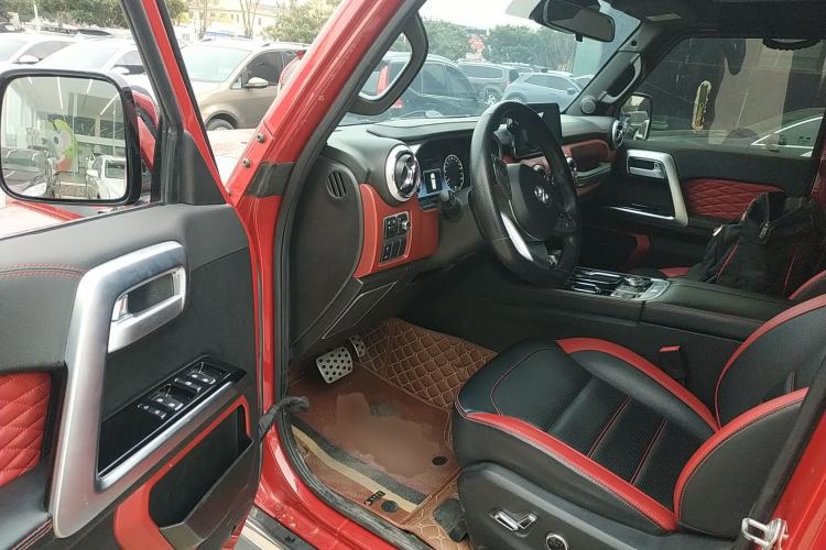 Used  BJ40 2019 PLUS 2.3T Automatic Four-Wheel Drive Premium Edition China VI
