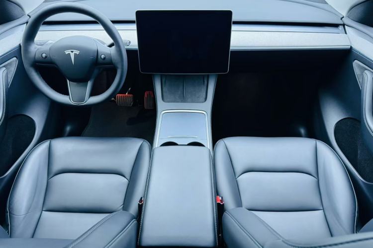 Used Tesla Model Y 2023 Rear-Wheel-Drive Version
