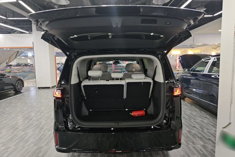 Used VOYAH Dream 2025 PHEV Four-Wheel Drive Prestige Kunpeng Edition