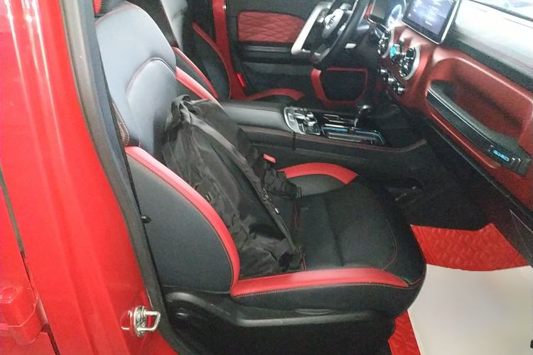 Used  BJ40 2019 PLUS 2.3T Automatic Four-Wheel Drive Premium Edition China VI
