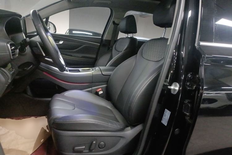 Used Hyundai Santa Fe 2023 Traveler 380T GDi Automatic Two-Wheel Drive LUX Prestige Edition