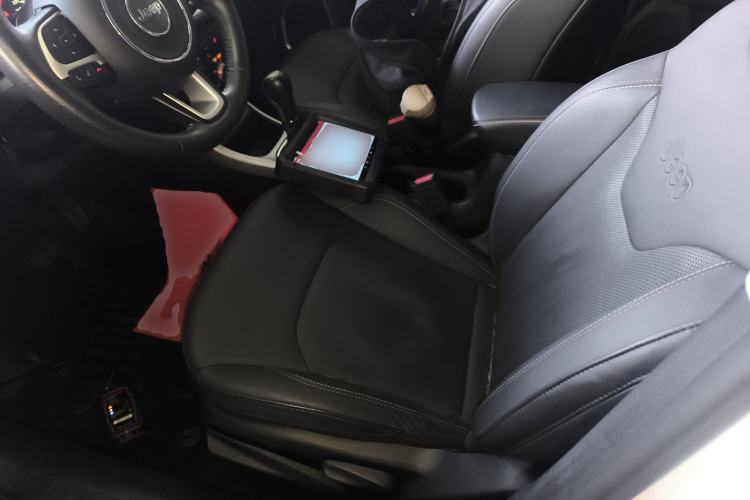 Used  Compass 2017 200T Automatic Family Edition
