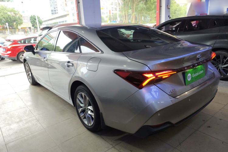 Used Toyota Avalon 2019 Dual-Engine 2.5L Luxury Edition China VI Standard
