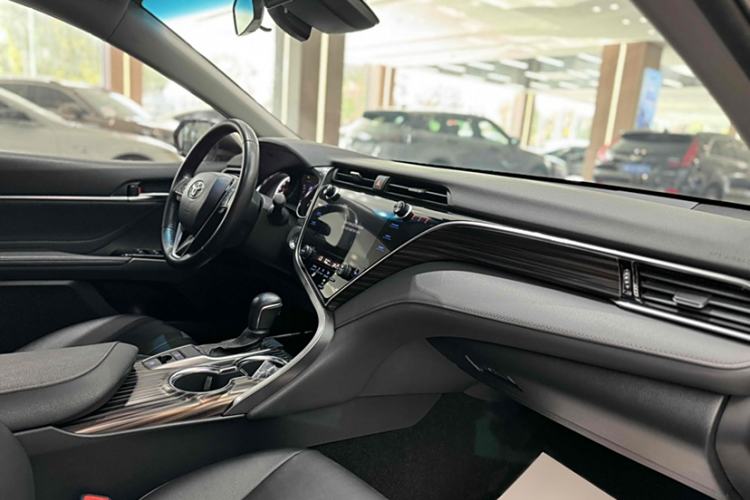 Used Toyota Camry 2019 2.0G Luxury Edition China VI Standard
