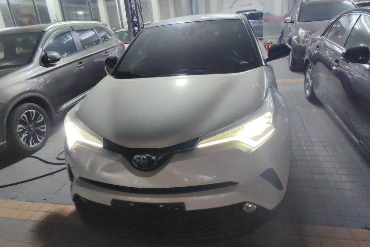 Used Toyota C-HR 2018 2.0L Luxury Edition China VI Standard