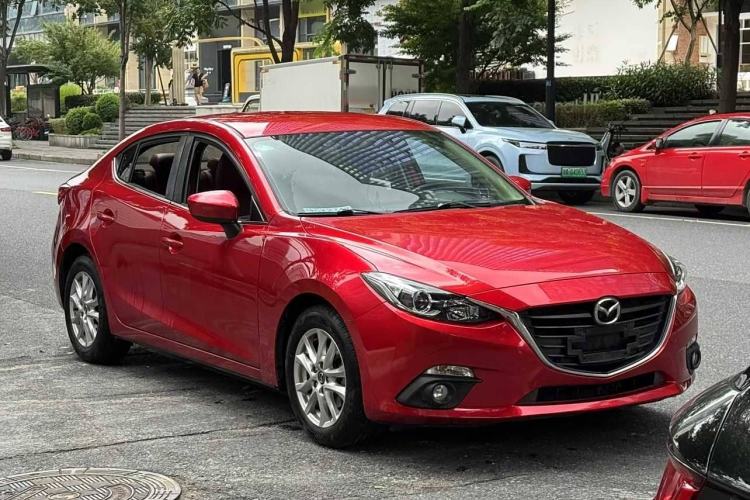 Used Mazda Mazda 3 Axela 2016 Sedan 1.5L Automatic Comfort Model
