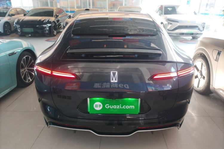 Used  12 2024 700 Three-Laser Rear-Wheel Drive Luxury Edition
