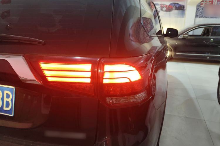 Used Mitsubishi Outlander 2018 2.0L Two-Wheel Drive Glory Edition 5 Seats
