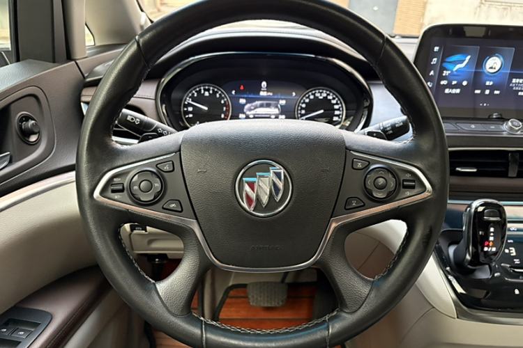 Used Buick GL8 2021 Land Cruiser Executive Class 652T Luxury Model
