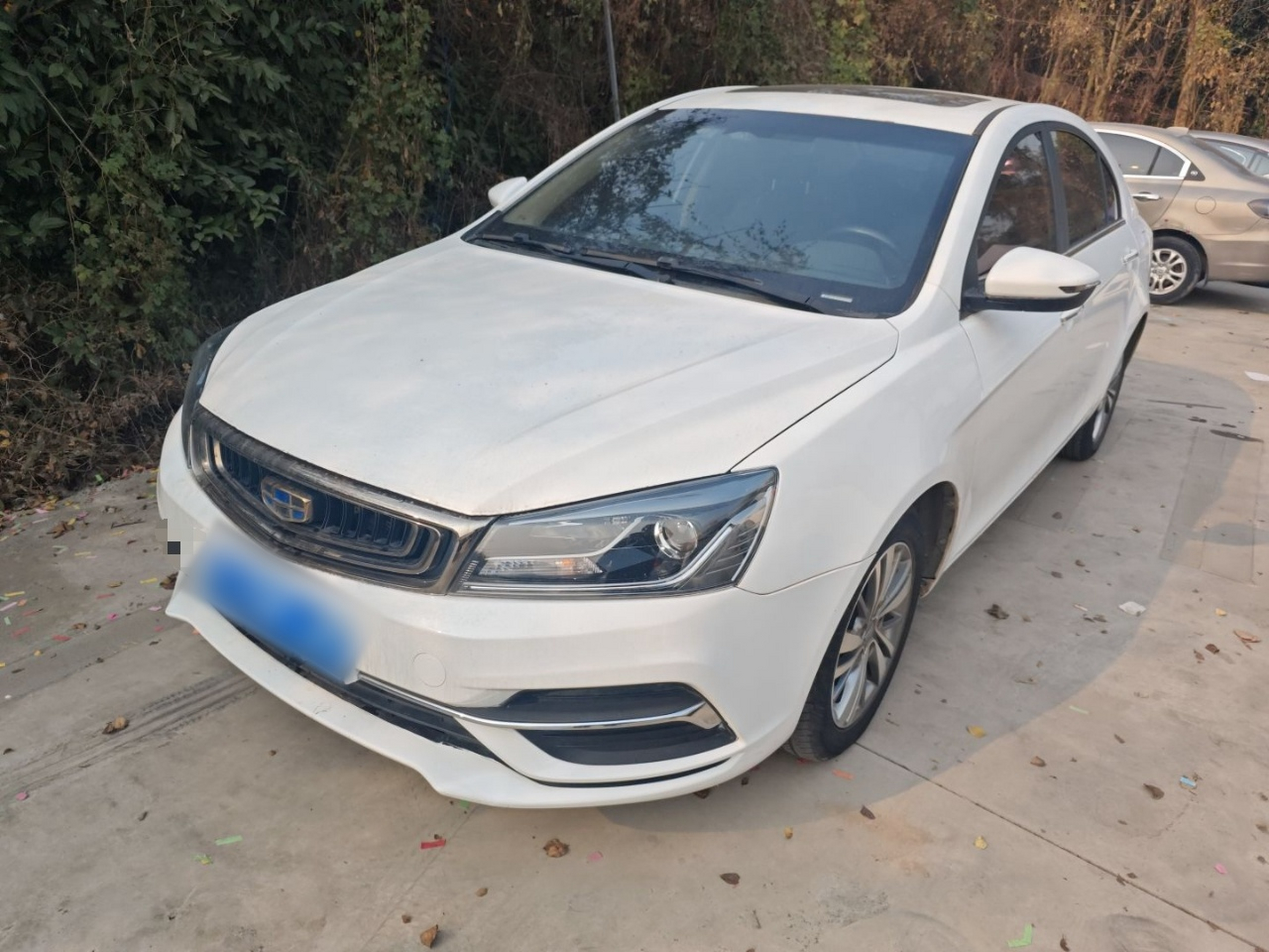 Под передней частью автомобиля