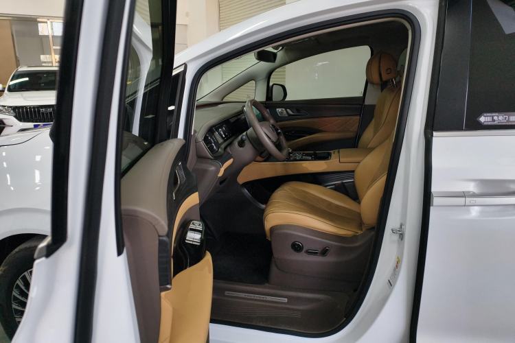 Used Denza D9 2022 DM-i 970 Four-Wheel Drive Flagship Model
