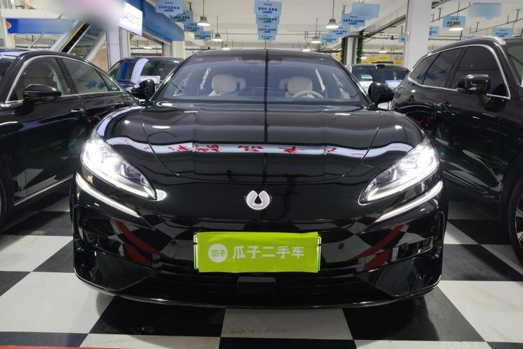 Used Denza Z9 2024 1100 km All-Wheel-Drive Ultra Version