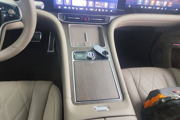 Used Hima AITO M9 2024 Range-Extended Ultra Version 52 kWh 5-Seater Model
