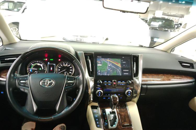 Used Toyota Alphard 2021 Dual-Engine 2.5L Luxury Edition
