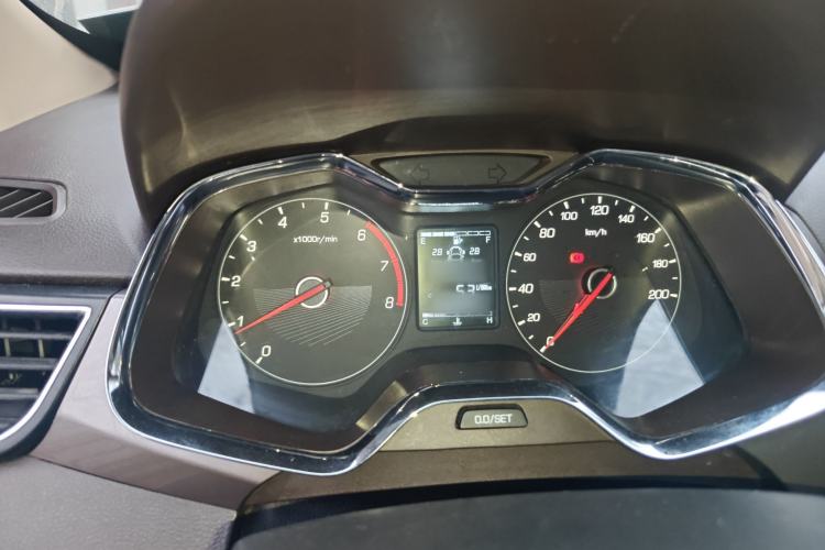 Used Baojun 310W 2017 1.5L Manual Fashion Model China V