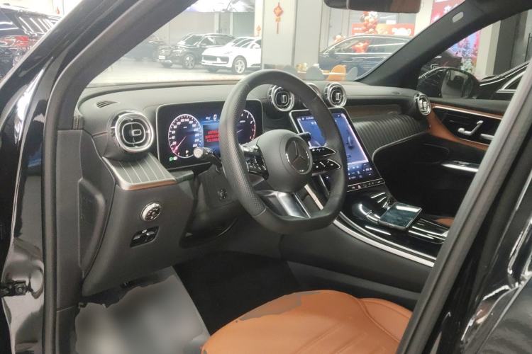 Used Mercedes-Benz GLC 2023 GLC 260 L 4MATIC Luxury Model 5 Seats
