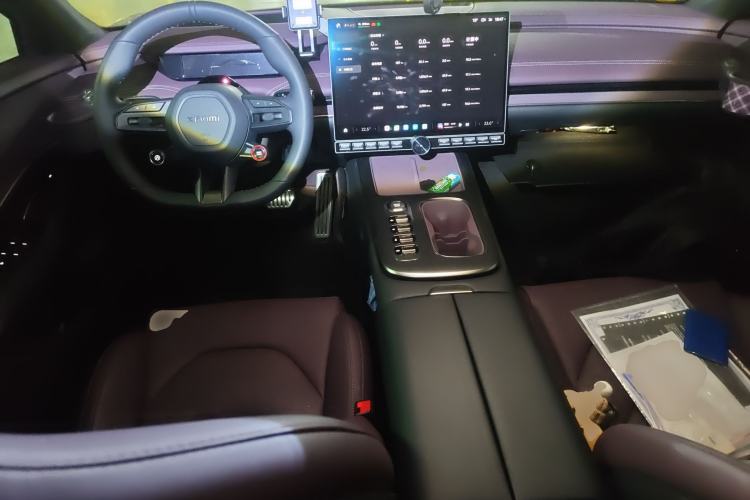 Used Xiaomi Auto SU7 2024 Four-Wheel Drive Ultra-Long Range Advanced Intelligent Driving Max Edition
