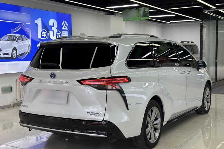 Used Toyota Sienna 2021 2.5L Hybrid Platinum Edition
