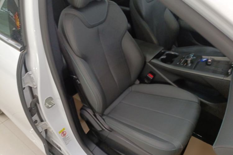 Used BYD Qin PLUS 2025 DM-i Smart Drive 120KM Superior Model