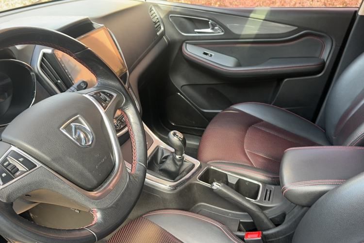 Used Baojun 560 2015 1.8L Manual Luxury Model