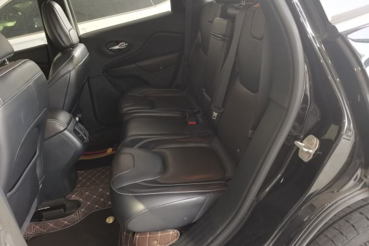 Used  Cherokee 2016 2.4L Professional Smart Version