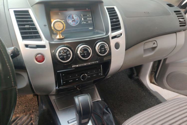 Used Mitsubishi Pajero Sport 2013 3.0L Automatic 4x4 Executive Edition
