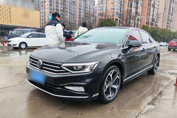 Used Volkswagen Magotan 2023 2 Million Units Limited Edition 280TSI DSG Leading Version