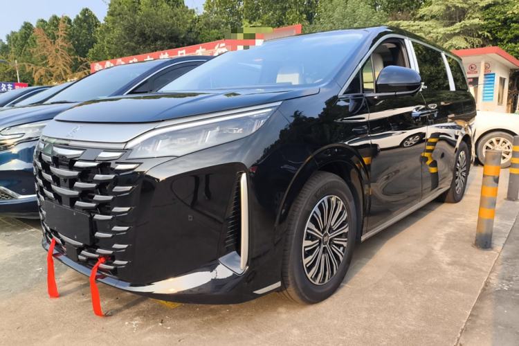 Used BYD Xia 2025 DM-i 1.5T 180km Beyond Edition
