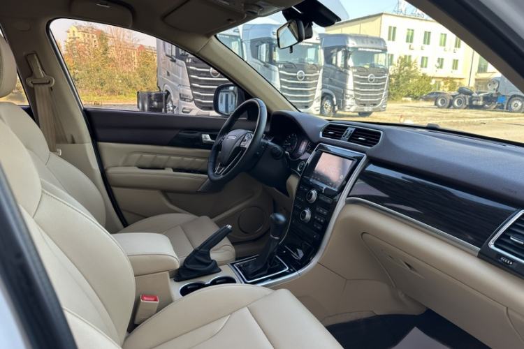 Used Haval H2 2016 Red Label 1.5T Automatic Two-Wheel Drive Elite Model
