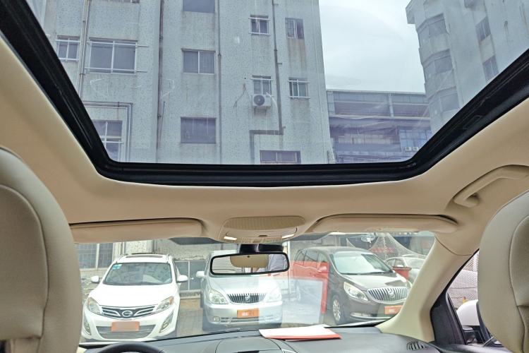 Used Ford Edge 2015 2.0T GTDi Two-Wheel-Drive High-Line Version