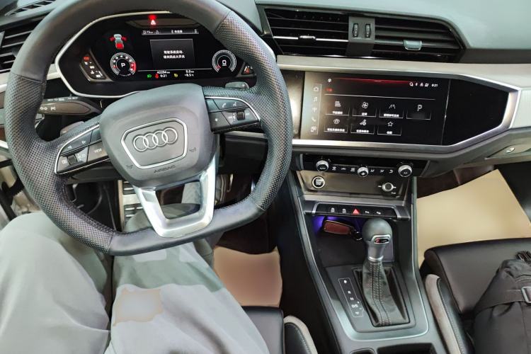 Used Audi Q3 2024 35 TFSI Fashion Dynamic Edition
