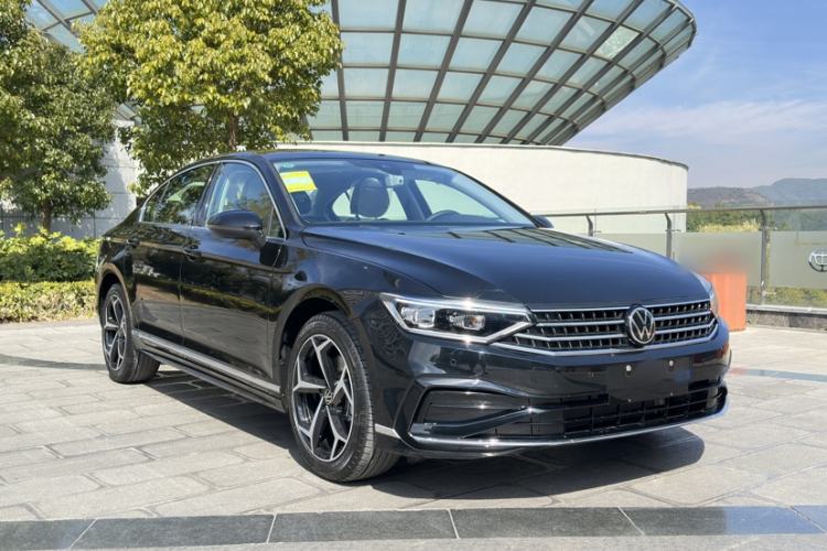 Used Volkswagen Magotan 2026 30 Million Vehicles Selected Model 380TSI DSG Luxury Edition
