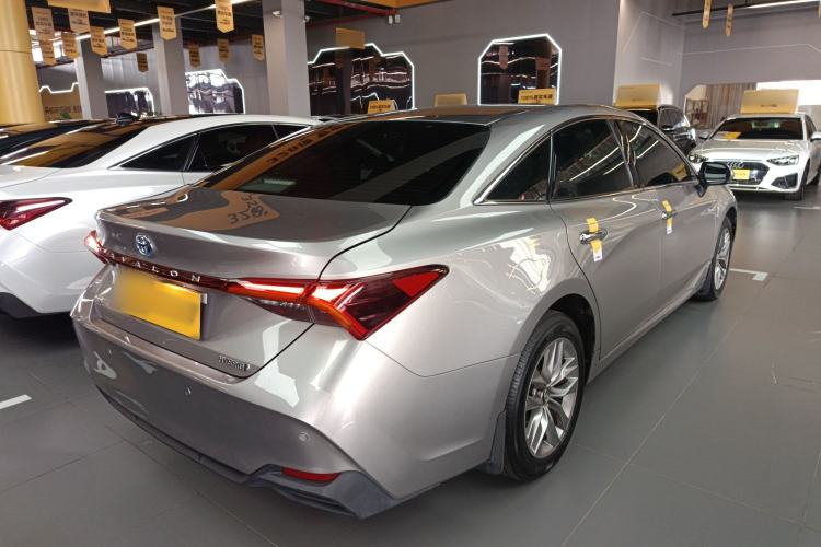 Used Toyota Avalon 2019 Dual-Engine 2.5L Luxury Edition China VI Standard
