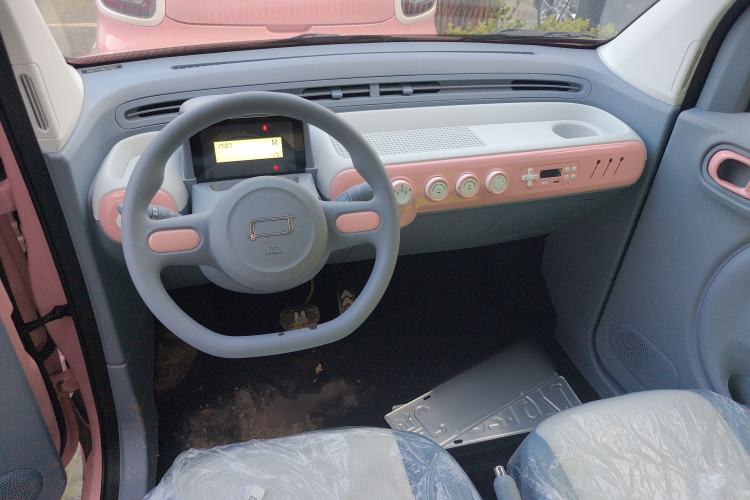 Used Bestune Pony 2025 222km Range Elegant Horse
