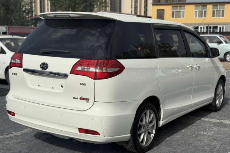 Used BYD M6 2015 2.4L Automatic Prestige Edition
