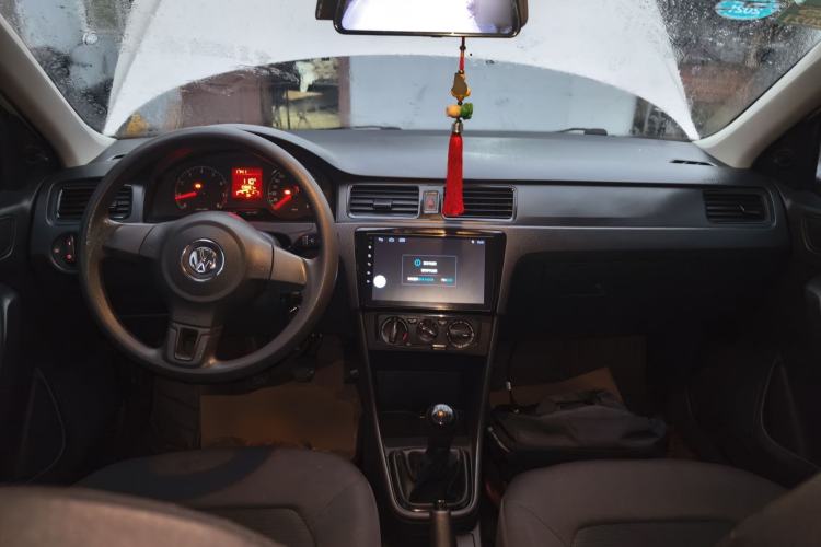 Used Volkswagen Santana 2013 1.6L Manual Fashion Edition
