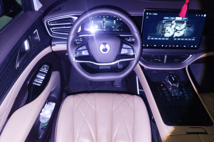 Used Denza D9 2024 DM-i 980 Four-Wheel Drive Prestige Model