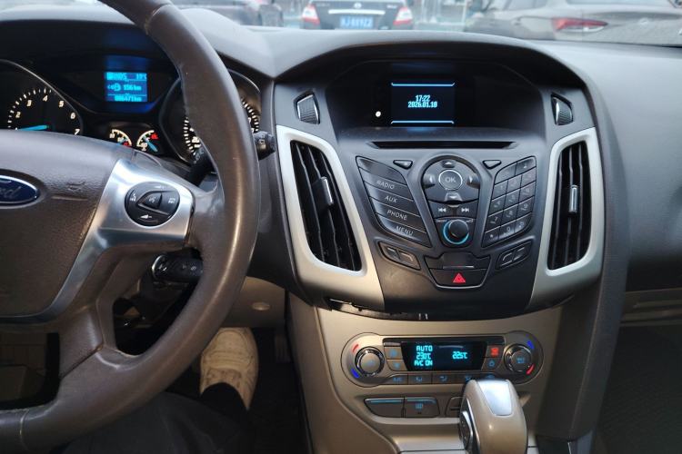 Used Ford Focus 2012 Hatchback 1.6L Automatic Fashion Edition
