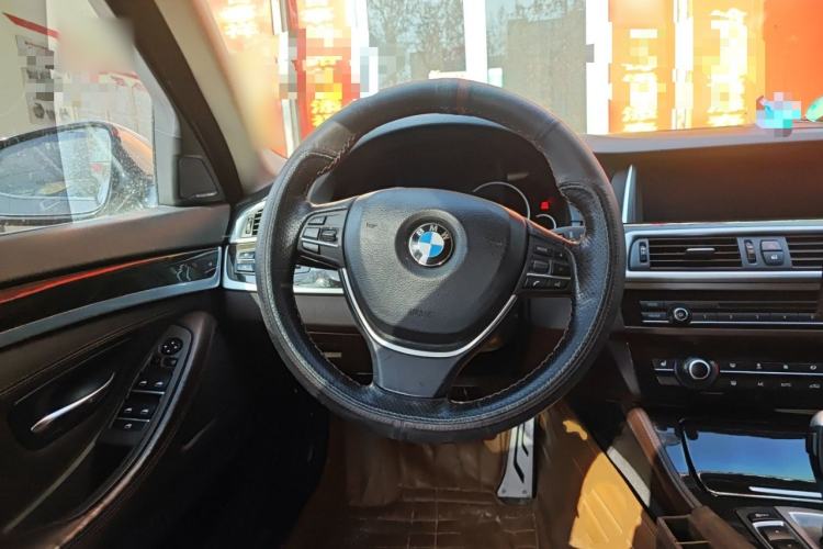 Used BMW 5 Series 2014 525Li Luxury Design Package
