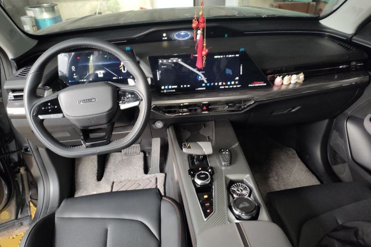 Used Oshan Z6 2023 Blue Whale 1.5T DCT Smart-Led City Edition
