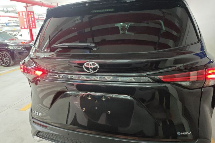 Used Toyota Granvia 2024 2.5L Hybrid Comfort Edition
