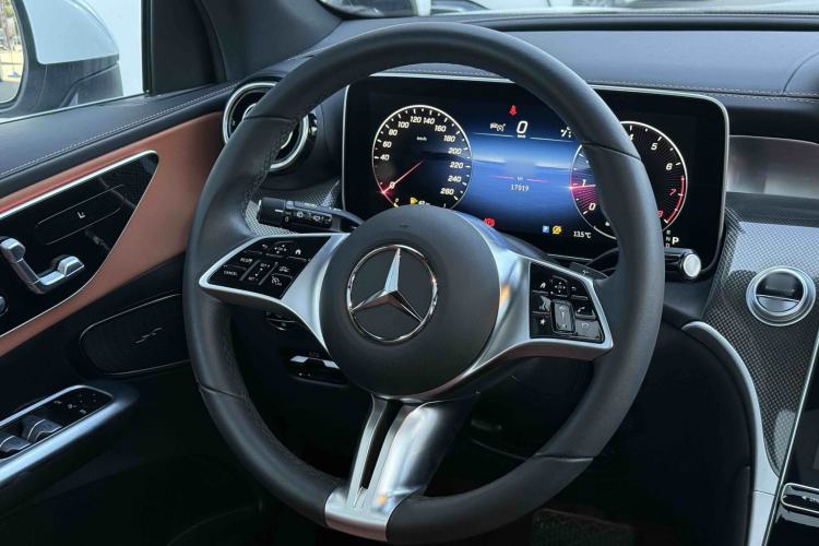 Used Mercedes-Benz GLC 2023 GLC 260 L 4MATIC Dynamic Edition 7-seater
