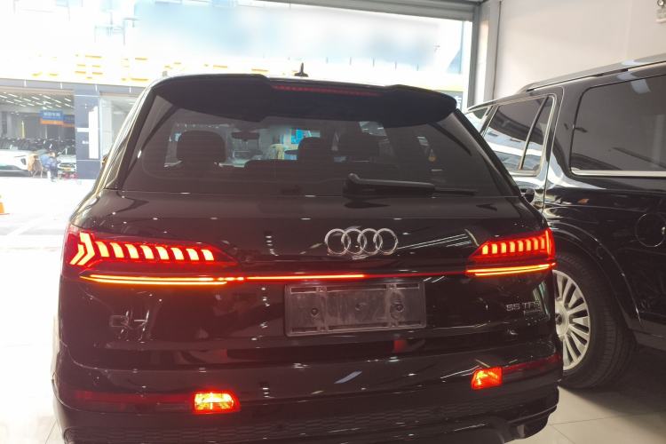 Used Audi Q7 2020 55 TFSI quattro S line sports model