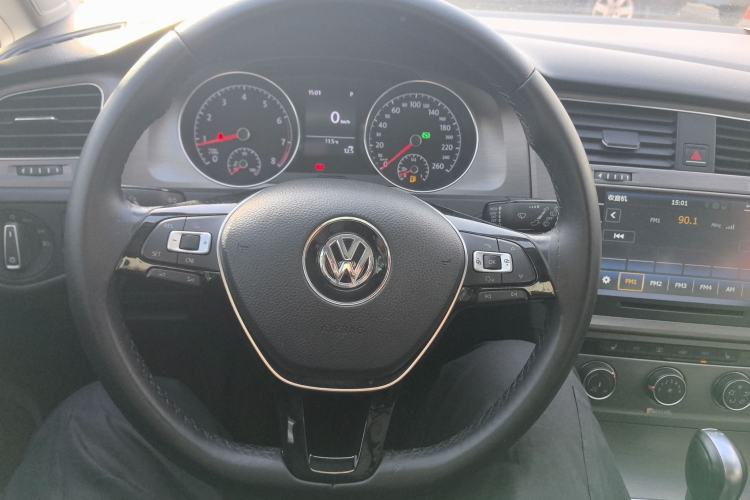 Used Volkswagen Golf 2016 230TSI Automatic Luxury Version
