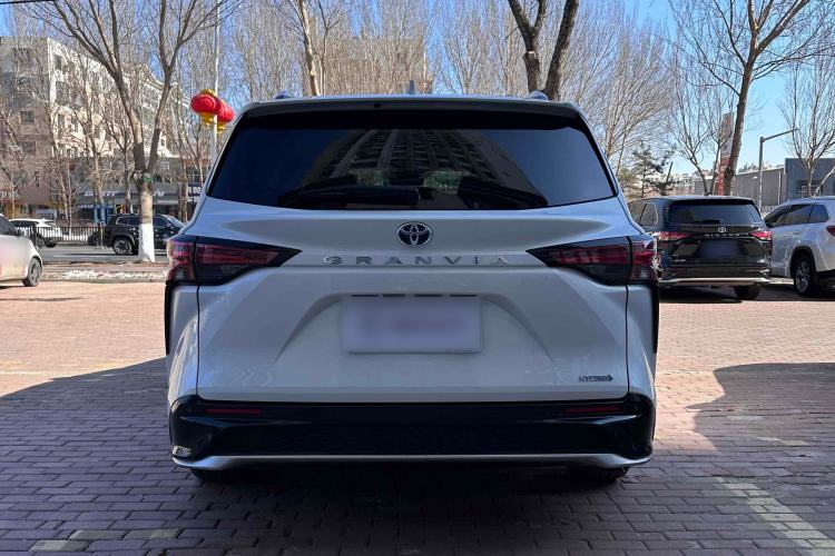 Used Toyota Granvia 2023 2.5L Hybrid Prestige PLUS Edition
