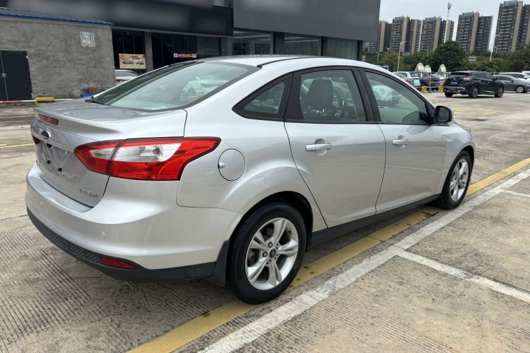 Used Ford Focus 2012 Sedan 1.6L Automatic Fashion Edition
