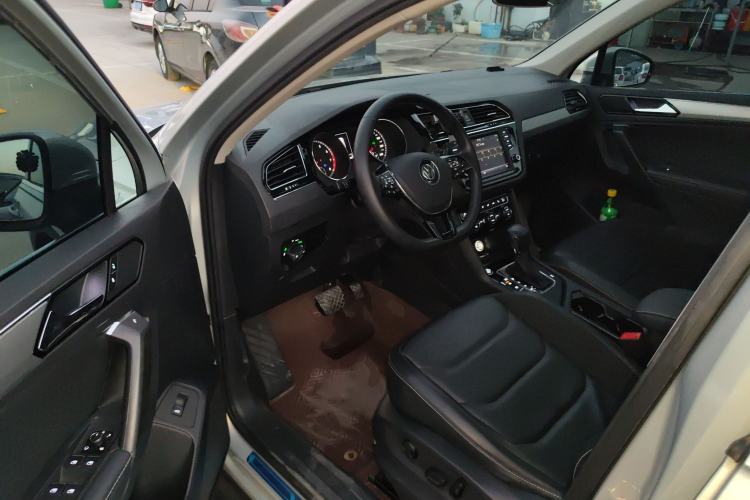 Used Volkswagen Tiguan L 2017 380TSI Automatic All-Wheel-Drive Luxury Edition
