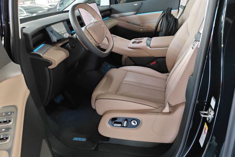 Used XPeng X9 2025 740 Ultra-Long Range Max
