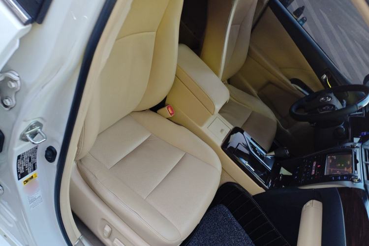 Used Toyota Camry 2015 Dual-Engine 2.5 HG Luxury Navigation Edition
